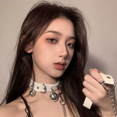 Vòng cổ choker da PU gắn 3 chuông kèm dây xích PKC010