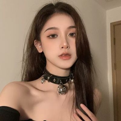 Vòng cổ choker da PU gắn 3 chuông kèm dây xích PKC010